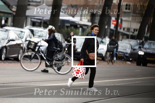 Amsterdam 23 november 2023
Astrid Joosten doet boodschappen in Amsterdam zuid.