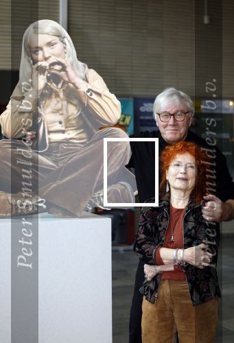 Hilversum 19 november 2023
Presentatie kijkbuisvrienden met oa Loeki Knol
Tony Neef
Maroesja Lacunes
Barrie Stevens
Bram Biesterveld.
Ydwer Bosma is de producent.