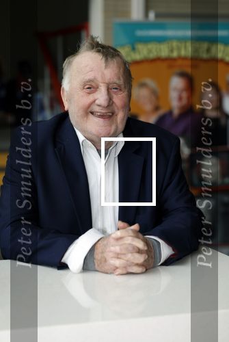 Hilversum 19 november 2023
Presentatie kijkbuisvrienden met oa Loeki Knol
Tony Neef
Maroesja Lacunes
Barrie Stevens
Bram Biesterveld.
Ydwer Bosma is de producent.