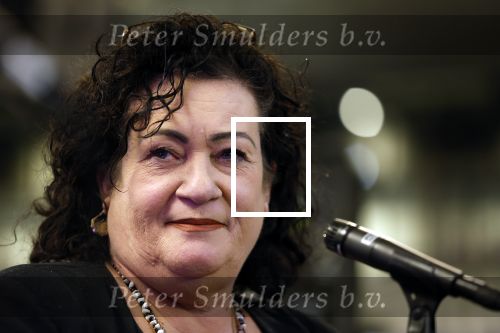 Den Haag 13 november 2023
In aanloop naar de Tweede Kamerverkiezingen organiseren de vrouwenbladen Libelle, Margriet, Flair en Nouveau gezamenlijk het VerkiezingscafÃ©. De vier hoofdredacteuren verwelkomen prominente vrouwen op de kieslijst van de grootste politieke partijen.
Op maandag 13 november 2023 gaan vooraanstaande vrouwelijke politici van verschillende partijen met elkaar in debat, onder leiding van journaliste Diana Matroos. Hoofdredacteuren Hilmar Mulder (Libelle), Helene van Santen (Margriet), Marije Veerman (Flair) en Claudia Straatmans (Nouveau) praten met hen over de belangrijkste themaâ€™s die hun lezeressen aangaan.
De volgende vrouwelijke politici schuiven aan om te vertellen waarvoor zij staan tijdens de Tweede Kamerverkiezingen: Sophie Hermans (VVD), Caroline van der Plas (BBB), Lisa Westerveld (GroenLinks/PvdA), Hilde Palland (CDA), JoÃ«lle Gooijer (ChristenUnie), Anne-Marijke Podt (D66) en Lilian Marijnissen (SP). Alles speelt zich af bij Dudok.