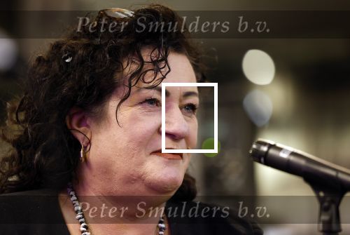 Den Haag 13 november 2023
In aanloop naar de Tweede Kamerverkiezingen organiseren de vrouwenbladen Libelle, Margriet, Flair en Nouveau gezamenlijk het VerkiezingscafÃ©. De vier hoofdredacteuren verwelkomen prominente vrouwen op de kieslijst van de grootste politieke partijen.
Op maandag 13 november 2023 gaan vooraanstaande vrouwelijke politici van verschillende partijen met elkaar in debat, onder leiding van journaliste Diana Matroos. Hoofdredacteuren Hilmar Mulder (Libelle), Helene van Santen (Margriet), Marije Veerman (Flair) en Claudia Straatmans (Nouveau) praten met hen over de belangrijkste themaâ€™s die hun lezeressen aangaan.
De volgende vrouwelijke politici schuiven aan om te vertellen waarvoor zij staan tijdens de Tweede Kamerverkiezingen: Sophie Hermans (VVD), Caroline van der Plas (BBB), Lisa Westerveld (GroenLinks/PvdA), Hilde Palland (CDA), JoÃ«lle Gooijer (ChristenUnie), Anne-Marijke Podt (D66) en Lilian Marijnissen (SP). Alles speelt zich af bij Dudok.