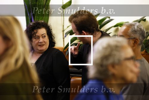 Den Haag 13 november 2023
In aanloop naar de Tweede Kamerverkiezingen organiseren de vrouwenbladen Libelle, Margriet, Flair en Nouveau gezamenlijk het VerkiezingscafÃ©. De vier hoofdredacteuren verwelkomen prominente vrouwen op de kieslijst van de grootste politieke partijen.
Op maandag 13 november 2023 gaan vooraanstaande vrouwelijke politici van verschillende partijen met elkaar in debat, onder leiding van journaliste Diana Matroos. Hoofdredacteuren Hilmar Mulder (Libelle), Helene van Santen (Margriet), Marije Veerman (Flair) en Claudia Straatmans (Nouveau) praten met hen over de belangrijkste themaâ€™s die hun lezeressen aangaan.
De volgende vrouwelijke politici schuiven aan om te vertellen waarvoor zij staan tijdens de Tweede Kamerverkiezingen: Sophie Hermans (VVD), Caroline van der Plas (BBB), Lisa Westerveld (GroenLinks/PvdA), Hilde Palland (CDA), JoÃ«lle Gooijer (ChristenUnie), Anne-Marijke Podt (D66) en Lilian Marijnissen (SP). Alles speelt zich af bij Dudok.