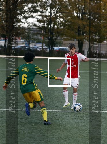 Amsterdam 11 november 2023
Damian v d Vaart in Ajax O18 tegen fc Den Haag op de toekomst.