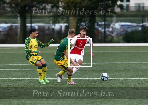Amsterdam 11 november 2023
Damian v d Vaart in Ajax O18 tegen fc Den Haag op de toekomst.