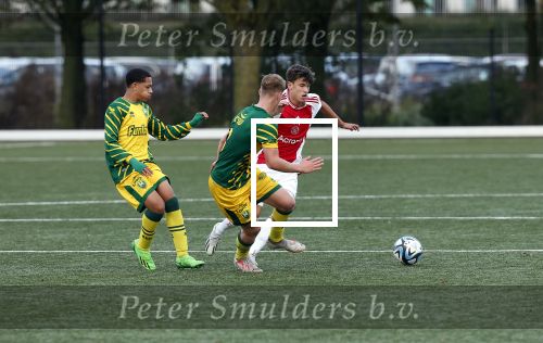 Amsterdam 11 november 2023
Damian v d Vaart in Ajax O18 tegen fc Den Haag op de toekomst.