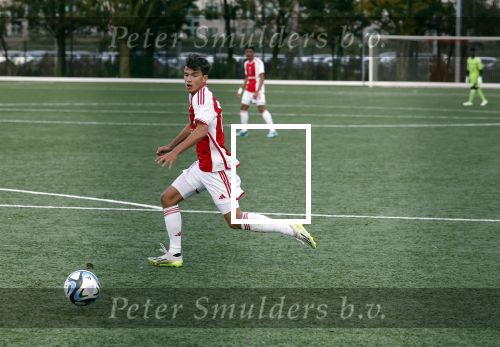 Amsterdam 11 november 2023
Damian v d Vaart in Ajax O18 tegen fc Den Haag op de toekomst.