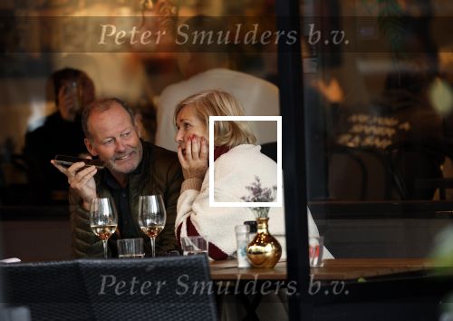 Amsterdam 2 november 2023
Danny Blind met zijn vrouw Yvonne  op terras in Amsterdam zuid.