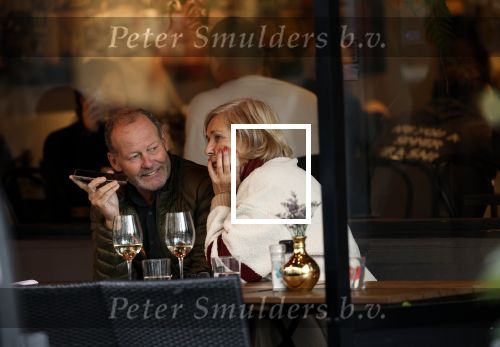 Amsterdam 2 november 2023
Danny Blind met zijn vrouw Yvonne  op terras in Amsterdam zuid.