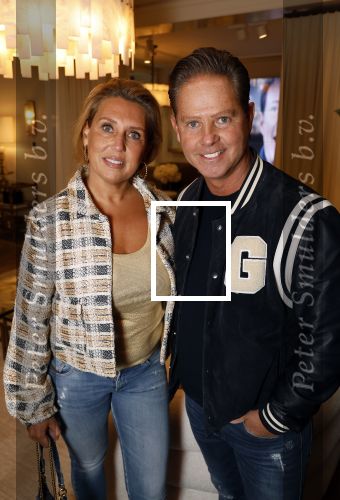 Amsterdam 16 november 2023
Cd presentatie Gerard Joling in de winkel van Eichholtz op de pc hooftstraat.