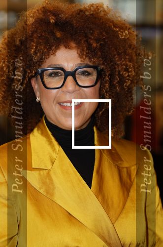 Den Haag 13 november 2023
In aanloop naar de Tweede Kamerverkiezingen organiseren de vrouwenbladen Libelle, Margriet, Flair en Nouveau gezamenlijk het VerkiezingscafÃ©. De vier hoofdredacteuren verwelkomen prominente vrouwen op de kieslijst van de grootste politieke partijen.
Op maandag 13 november 2023 gaan vooraanstaande vrouwelijke politici van verschillende partijen met elkaar in debat, onder leiding van journaliste Diana Matroos. Hoofdredacteuren Hilmar Mulder (Libelle), Helene van Santen (Margriet), Marije Veerman (Flair) en Claudia Straatmans (Nouveau) praten met hen over de belangrijkste themaâ€™s die hun lezeressen aangaan.
De volgende vrouwelijke politici schuiven aan om te vertellen waarvoor zij staan tijdens de Tweede Kamerverkiezingen: Sophie Hermans (VVD), Caroline van der Plas (BBB), Lisa Westerveld (GroenLinks/PvdA), Hilde Palland (CDA), JoÃ«lle Gooijer (ChristenUnie), Anne-Marijke Podt (D66) en Lilian Marijnissen (SP). Alles speelt zich af bij Dudok.