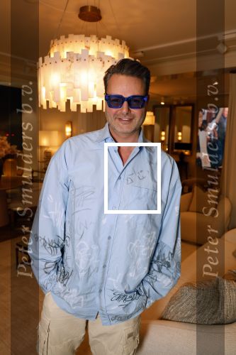 Amsterdam 16 november 2023
Cd presentatie Gerard Joling in de winkel van Eichholtz op de pc hooftstraat.