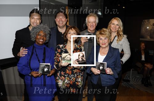 Amsterdam 22 november 2023
CD presentatie Liesbeth List in het Ramses Shaffy huis. Vrienden van Liesbeth List
Gerda Havertong  Sjors v d Panne  Jenny Arean Elisah Baijens Hans v Willigenburg en Bart Peters