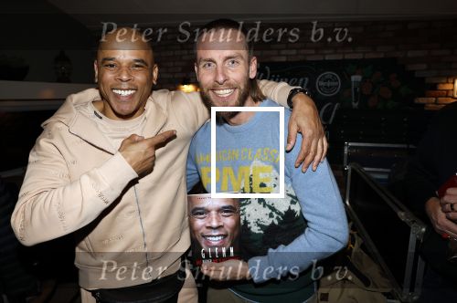 IJsselstin 27 november 2023
Boekpresentatie Glenn Helder . Wesley Sneijder krijgt het eerste exemplaar.
Glenn Helder en Nathan Rutjes