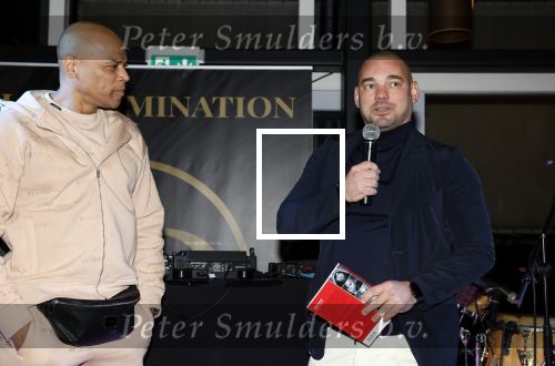 IJsselstin 27 november 2023
Boekpresentatie Glenn Helder . Wesley Sneijder krijgt het eerste exemplaar.