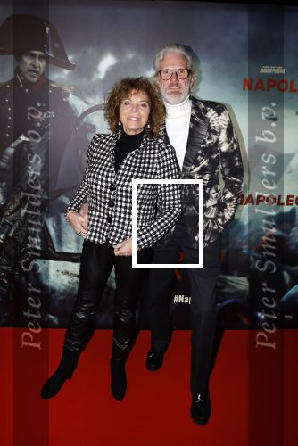 Amsterdam 21 november 2023
Premiere Napoleon in Pathe Arena. Henriette Tol met man