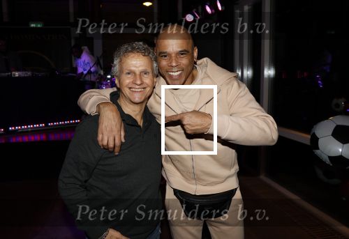 IJsselstin 27 november 2023
Boekpresentatie Glenn Helder . Wesley Sneijder krijgt het eerste exemplaar.
Jan lammers