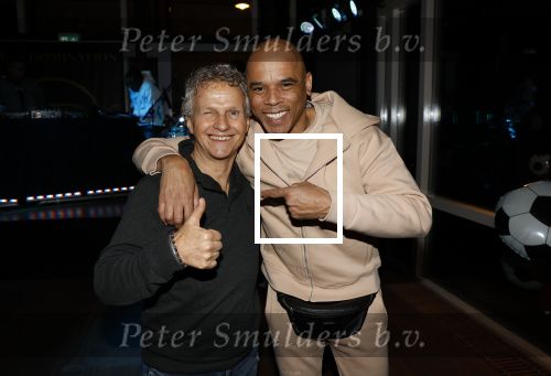 IJsselstin 27 november 2023
Boekpresentatie Glenn Helder . Wesley Sneijder krijgt het eerste exemplaar.
Jan lammers