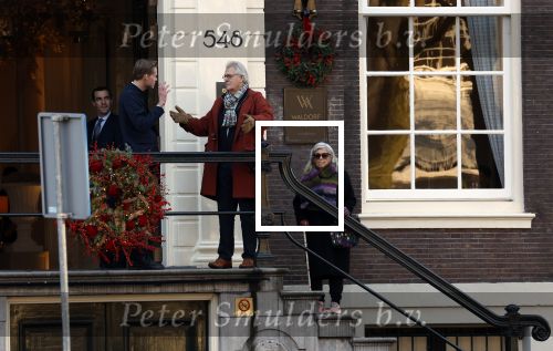 Amsterdam 30 november 2023
Jeroen Krabben en zijn vrouw Herma Krabbe in hun biro onderweg naar het Waldorf Astoria Hotel.
