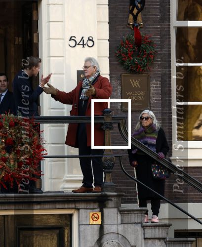 Amsterdam 30 november 2023
Jeroen Krabben en zijn vrouw Herma Krabbe in hun biro onderweg naar het Waldorf Astoria Hotel.