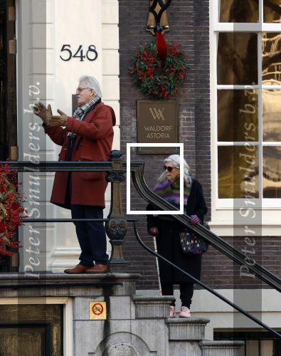 Amsterdam 30 november 2023
Jeroen Krabben en zijn vrouw Herma Krabbe in hun biro onderweg naar het Waldorf Astoria Hotel.