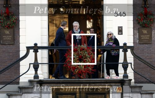 Amsterdam 30 november 2023
Jeroen Krabben en zijn vrouw Herma Krabbe in hun biro onderweg naar het Waldorf Astoria Hotel.