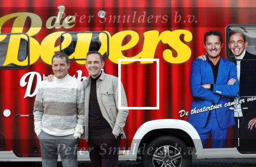 Scheveningen 23 november 2023
John de Bever en Kees de Bever ( Kees Stevens) voor hun camper bij het circustheater.