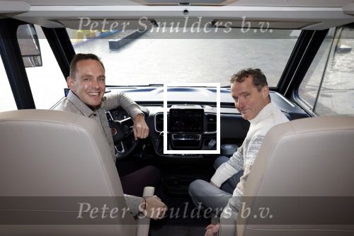 Scheveningen 23 november 2023
John de Bever en Kees de Bever (Kees Stevens) voor hun camper bij het circustheater.