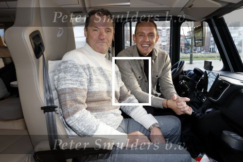 Scheveningen 23 november 2023
John de Bever en Kees de Bever (Kees Stevens) voor hun camper bij het circustheater.