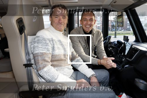 Scheveningen 23 november 2023
John de Bever en Kees de Bever (Kees Stevens) voor hun camper bij het circustheater.