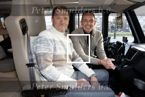 Scheveningen 23 november 2023
John de Bever en Kees de Bever (Kees Stevens) voor hun camper bij het circustheater.