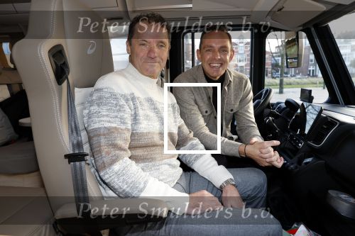 Scheveningen 23 november 2023
John de Bever en Kees de Bever (Kees Stevens) voor hun camper bij het circustheater.