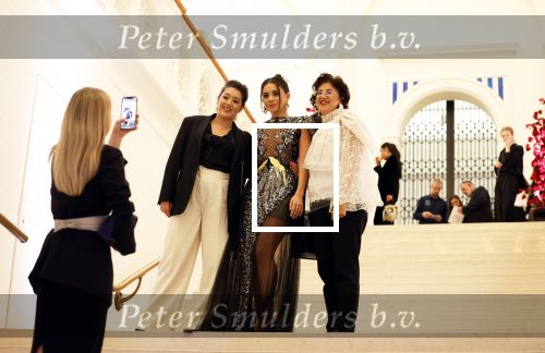 Amsterdam 15 november 2023
Harpers Bazaar woman of the year in het Stedelijk Museum . Karsu