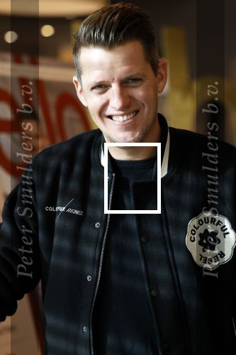 Hoofddorp 14 november 2023
Presentatie Libello ( libelle) voor mannen met op de cover Kees Tol .
Ook Steven Kazan en Hilmar Mulder waren aawezig bij de DPG