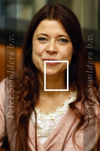 Den Haag 13 november 2023
In aanloop naar de Tweede Kamerverkiezingen organiseren de vrouwenbladen Libelle, Margriet, Flair en Nouveau gezamenlijk het VerkiezingscafÃ©. De vier hoofdredacteuren verwelkomen prominente vrouwen op de kieslijst van de grootste politieke partijen.
Op maandag 13 november 2023 gaan vooraanstaande vrouwelijke politici van verschillende partijen met elkaar in debat, onder leiding van journaliste Diana Matroos. Hoofdredacteuren Hilmar Mulder (Libelle), Helene van Santen (Margriet), Marije Veerman (Flair) en Claudia Straatmans (Nouveau) praten met hen over de belangrijkste themaâ€™s die hun lezeressen aangaan.
De volgende vrouwelijke politici schuiven aan om te vertellen waarvoor zij staan tijdens de Tweede Kamerverkiezingen: Sophie Hermans (VVD), Caroline van der Plas (BBB), Lisa Westerveld (GroenLinks/PvdA), Hilde Palland (CDA), JoÃ«lle Gooijer (ChristenUnie), Anne-Marijke Podt (D66) en Lilian Marijnissen (SP). Alles speelt zich af bij Dudok.