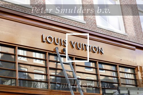 Amsterdam 23 november 2023
De nieuwe Louis Vuitton winkel op de pc hooftstraat is bijna klaar.