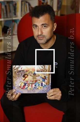 Amsterdam 13 november 2023
Presentatie sinterklaasboeken van Bastiaan Ragas Daphne Schippers en Ozcan Akyol (Eus) in de openbare bibliotheek in