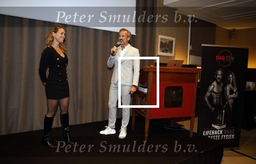 Amsterdam 20 november 2023
Presentatie boek Dag EEN in hotel 27 in Amsterdam.
Eigenaar van dag een zijn Patrick Janssen en zijn vrouw Babette Janssen