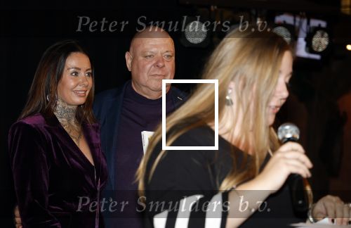 Asten 2 november 2023
Boekpresentatie Peter Gillis op park Prinsesmeer.
Aanwezig vriendin Wendy v Hout en zijn kinderen Mark Inge en Ruud . Mark Baanders reikte het eerste boek uit.
