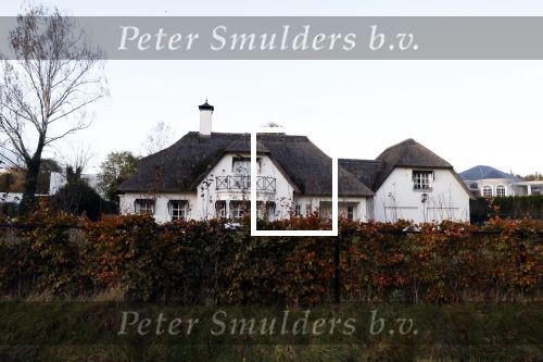 Pelt 7 november 2023
Binnen kijken bij het nieuwe huiis van Peter Gillis en wendy v Hout .
Peter heeft ook de villa naast zijn huis erbij gekocht.