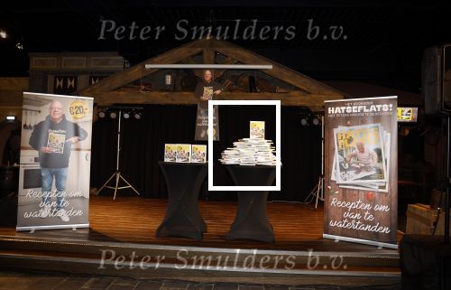 Asten 2 november 2023
Boekpresentatie Peter Gillis op park Prinsesmeer.
Aanwezig vriendin Wendy v Hout en zijn kinderen Mark Inge en Ruud . Mark Baanders reikte het eerste boek uit.