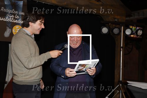 Asten 2 november 2023
Boekpresentatie Peter Gillis op park Prinsesmeer.
Aanwezig vriendin Wendy v Hout en zijn kinderen Mark Inge en Ruud . Mark Baanders reikte het eerste boek uit.