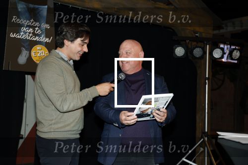 Asten 2 november 2023
Boekpresentatie Peter Gillis op park Prinsesmeer.
Aanwezig vriendin Wendy v Hout en zijn kinderen Mark Inge en Ruud . Mark Baanders reikte het eerste boek uit.
