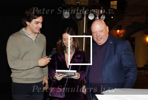 Asten 2 november 2023
Boekpresentatie Peter Gillis op park Prinsesmeer.
Aanwezig vriendin Wendy v Hout en zijn kinderen Mark Inge en Ruud . Mark Baanders reikte het eerste boek uit.