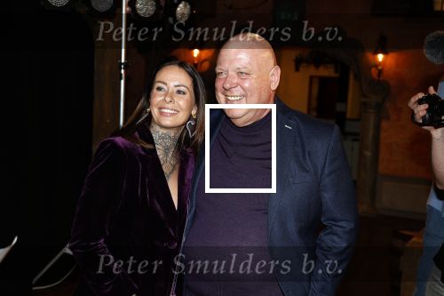 Asten 2 november 2023
Boekpresentatie Peter Gillis op park Prinsesmeer.
Aanwezig vriendin Wendy v Hout en zijn kinderen Mark Inge en Ruud . Mark Baanders reikte het eerste boek uit.