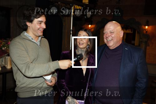 Asten 2 november 2023
Boekpresentatie Peter Gillis op park Prinsesmeer.
Aanwezig vriendin Wendy v Hout en zijn kinderen Mark Inge en Ruud . Mark Baanders reikte het eerste boek uit.