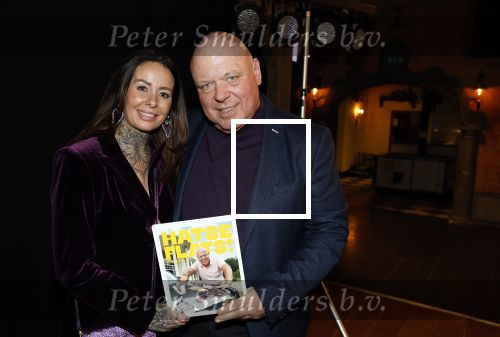 Asten 2 november 2023
Boekpresentatie Peter Gillis op park Prinsesmeer.
Aanwezig vriendin Wendy v Hout en zijn kinderen Mark Inge en Ruud . Mark Baanders reikte het eerste boek uit.