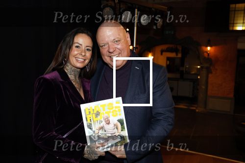 Asten 2 november 2023
Boekpresentatie Peter Gillis op park Prinsesmeer.
Aanwezig vriendin Wendy v Hout en zijn kinderen Mark Inge en Ruud . Mark Baanders reikte het eerste boek uit.
