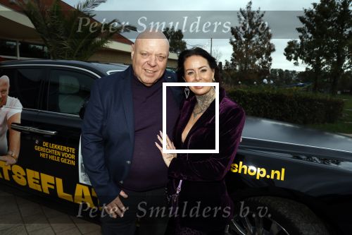 Asten 2 november 2023
Boekpresentatie Peter Gillis op park Prinsesmeer.
Aanwezig vriendin Wendy v Hout en zijn kinderen Mark Inge en Ruud . Mark Baanders reikte het eerste boek uit.