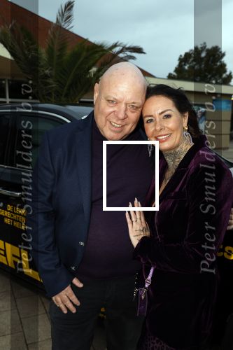 Asten 2 november 2023
Boekpresentatie Peter Gillis op park Prinsesmeer.
Aanwezig vriendin Wendy v Hout en zijn kinderen Mark Inge en Ruud . Mark Baanders reikte het eerste boek uit.