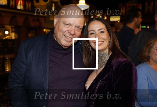 Asten 2 november 2023
Boekpresentatie Peter Gillis op park Prinsesmeer.
Aanwezig vriendin Wendy v Hout en zijn kinderen Mark Inge en Ruud . Mark Baanders reikte het eerste boek uit.